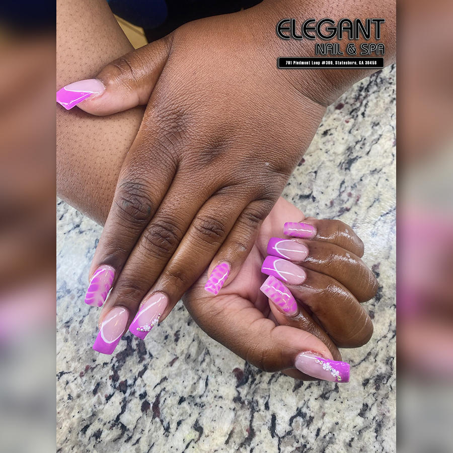Minimalist nail design